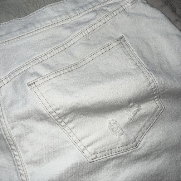 Arizona Juniors 23 Hi-Rise White Denim Cutoff Jean Shorts  4" Inseam NEW - Picture 11 of 12
